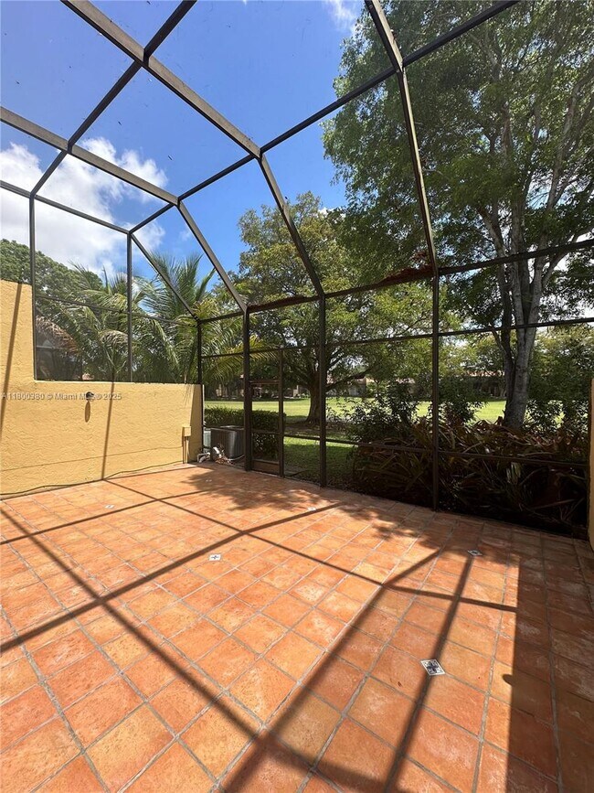Building Photo - 10119 Costa Del Sol Blvd