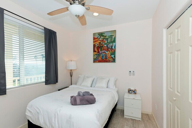 Building Photo - 17055 Rock Rd