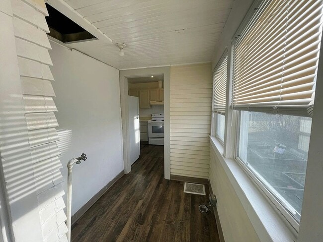 Building Photo - 4619 N Howard St