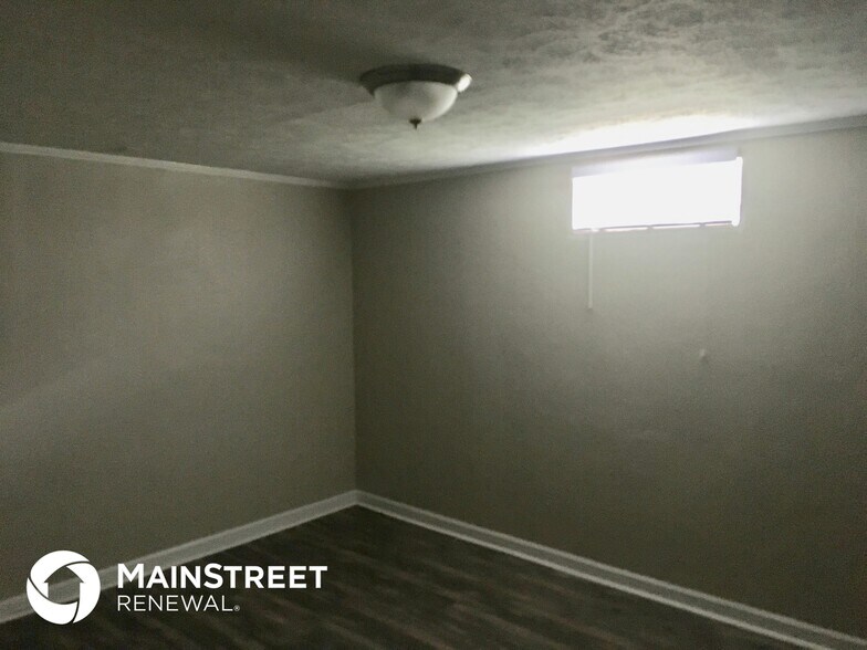 Building Photo - 7406 Maurer Ln