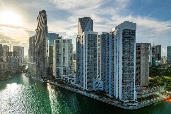 Building Photo - 325 S Biscayne Blvd
