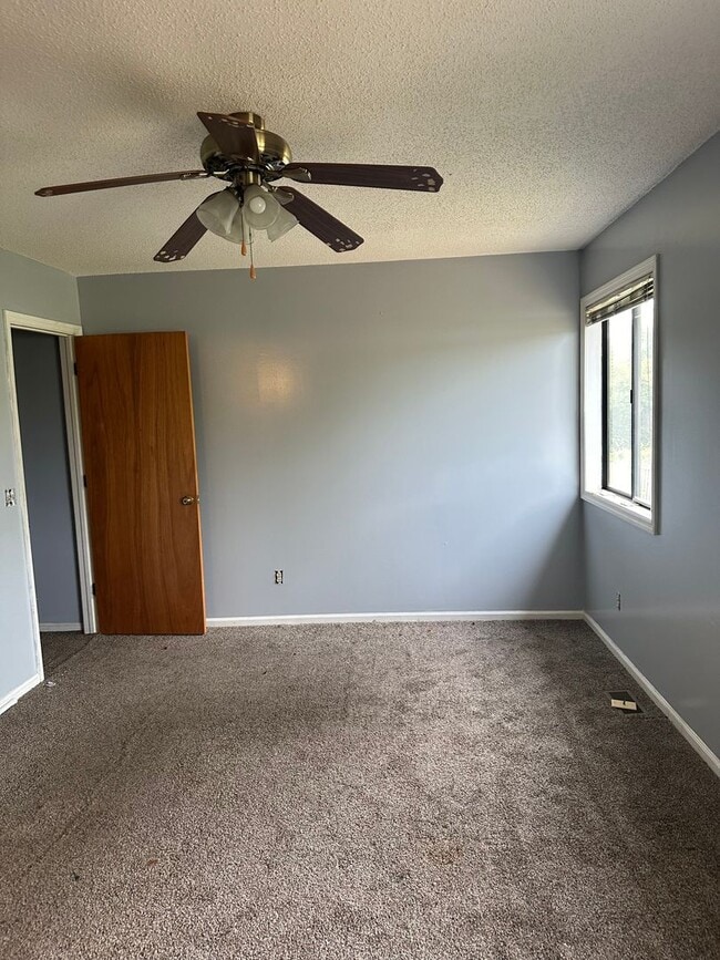 Building Photo - Coming soon 3 Bedroom 2 1/2 bath Townhome