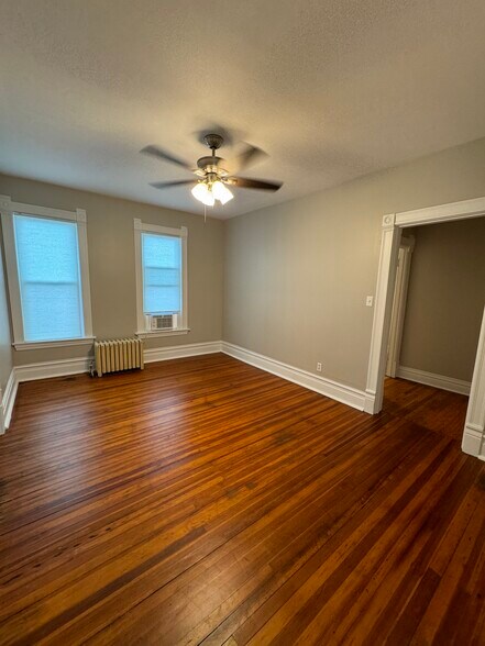 living room - 617 Delles Rd