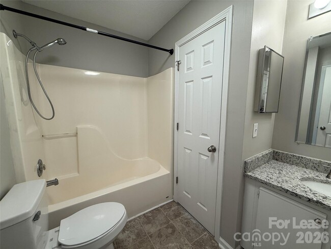 Building Photo - 142 Green Dragon Ct