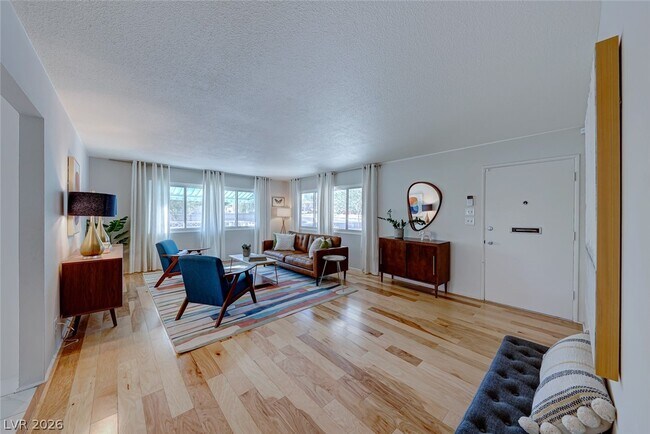 Building Photo - 1245 S 15th St