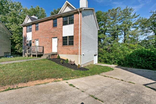 Building Photo - 110A Melanie Ln