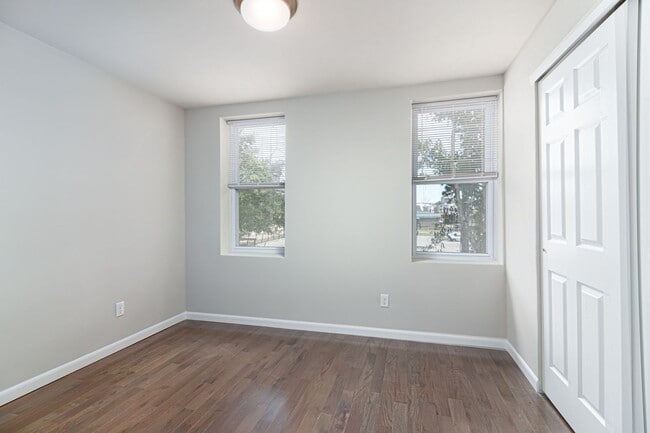 Building Photo - ???RENOVATED HOUSE WITH FULL BASEMENT + HUGE YARD Close to PENN / CHOP / DREXEL