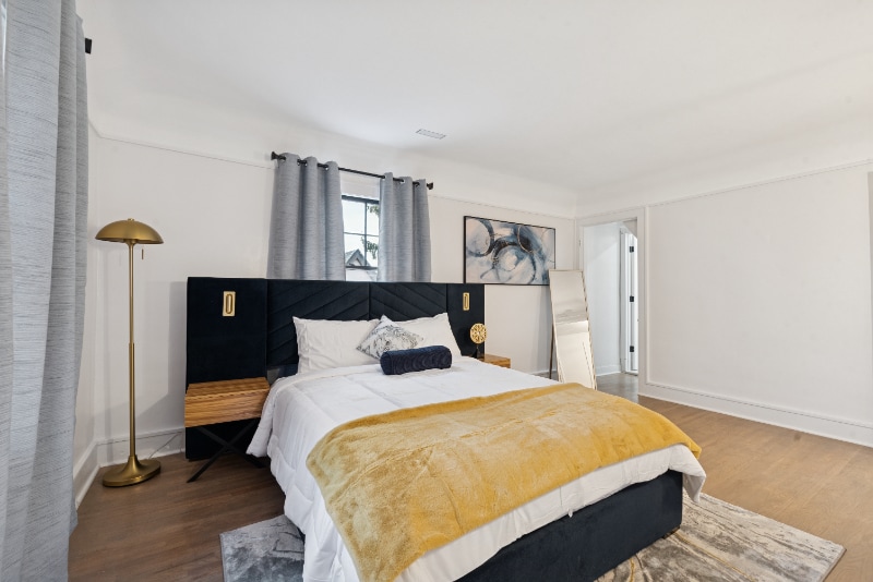 Building Photo - 1937 Foster Ave