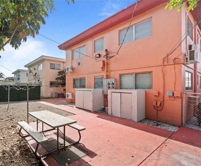 Building Photo - 744 85th St