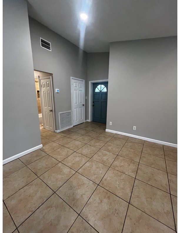 Building Photo - 2880 Greenbriar St