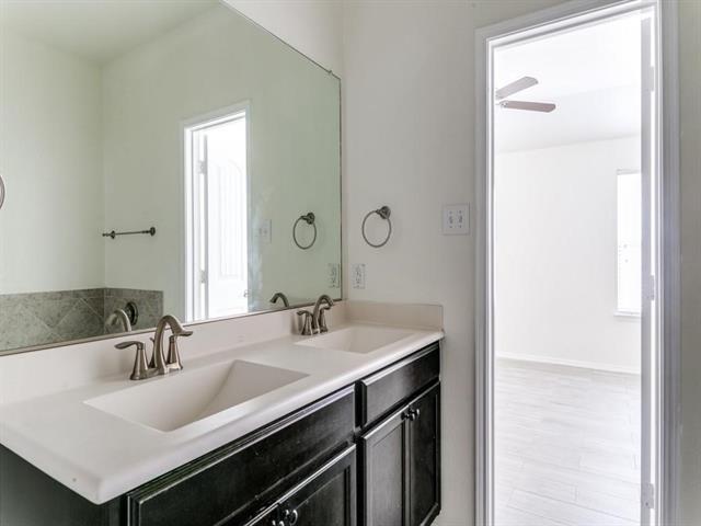 Building Photo - 600 Pollyann Trl