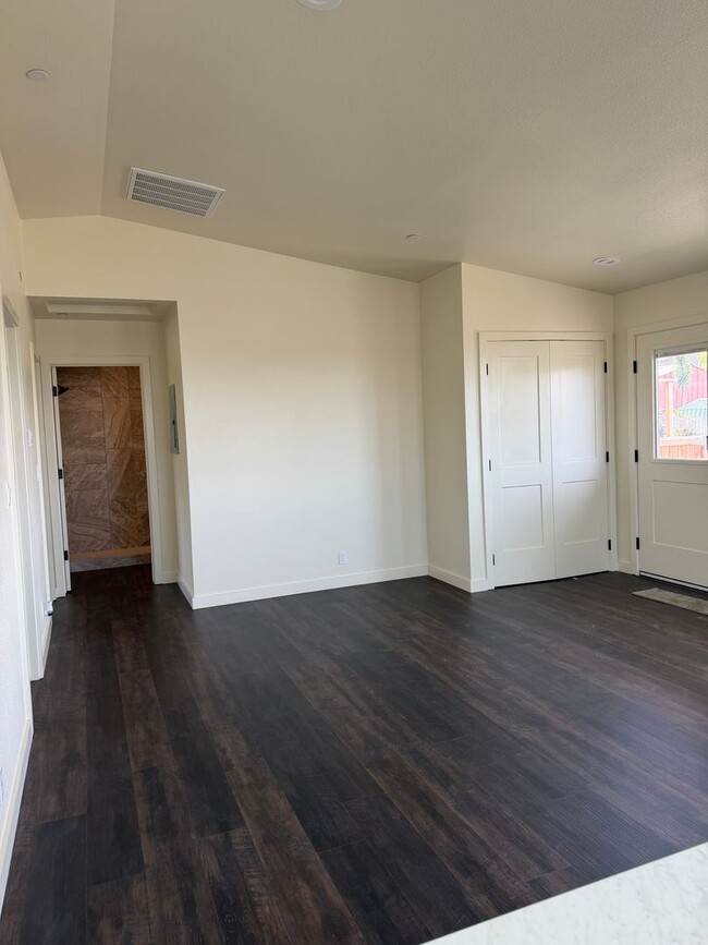 Building Photo - 6442 Aspen Way
