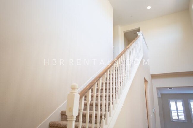 Building Photo - Questa Village - Mountain House- Spacious ...