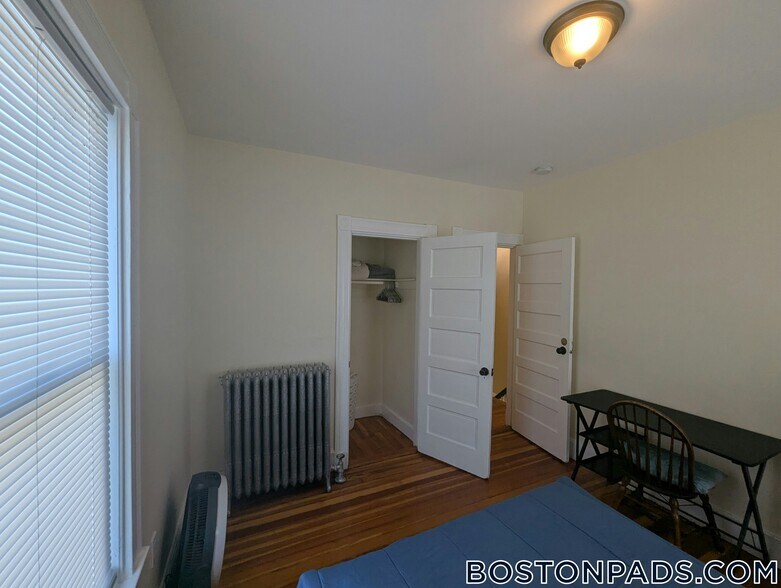 Building Photo - 27 Bourneside St