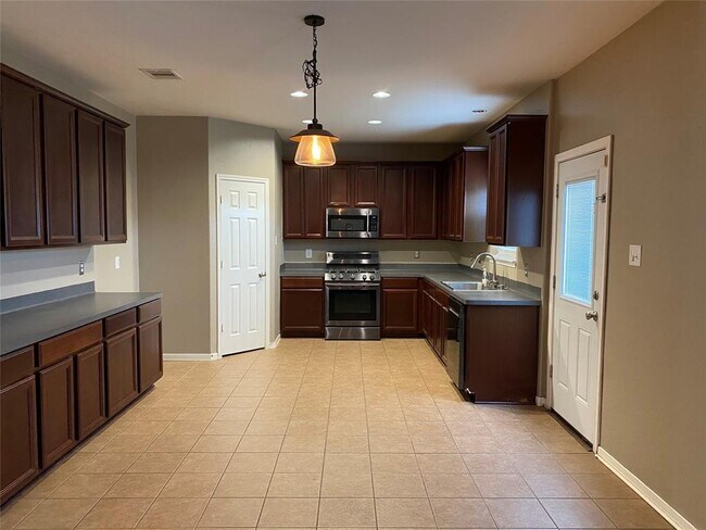 Building Photo - 21515 Kingston Terrace Ln