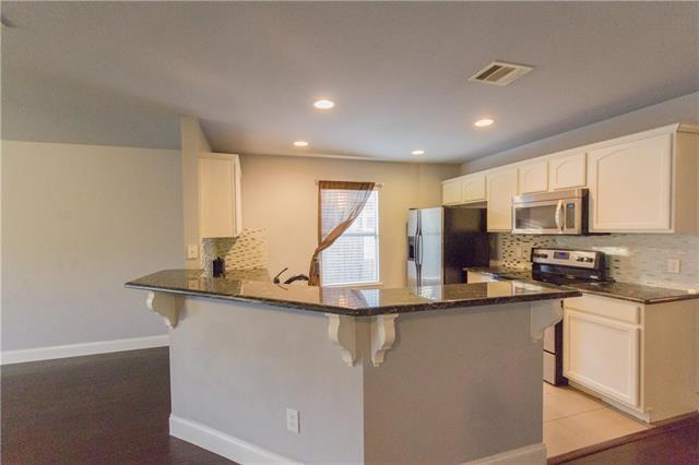 Building Photo - 9913 Summer Sweet Dr