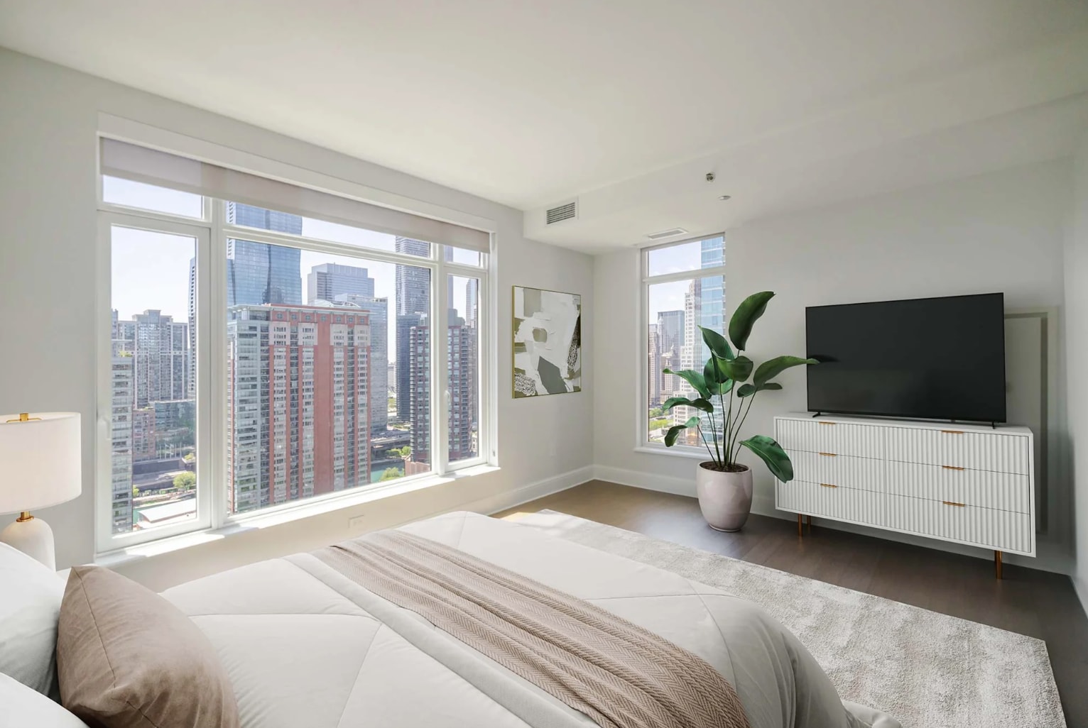 Building Photo - 502 E Illinois St