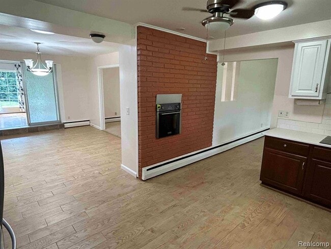 Building Photo - 5940 Burnham Rd