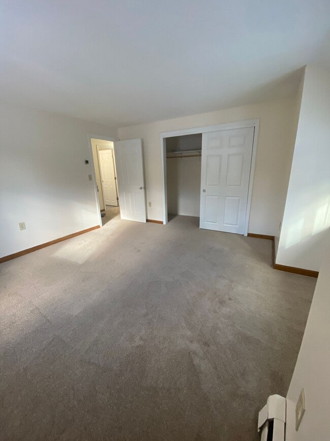 Building Photo - Hudson Ridge