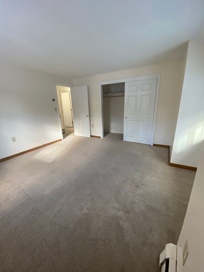 Building Photo - Welcome Home to Hudson Ridge!