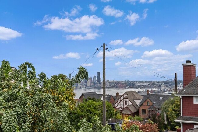 Building Photo - Stunning Air Conditioned 1931 Tudor in Coveted Admiral w/ Views