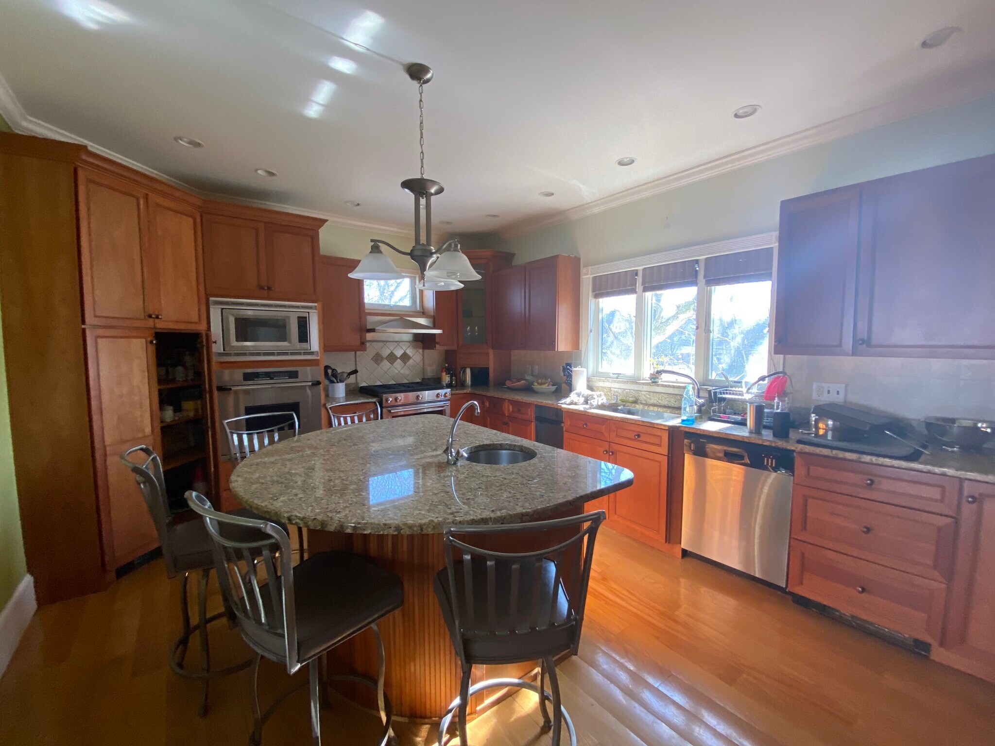 Building Photo - 6 Saint Paul St