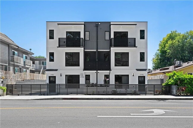 Building Photo - 6704 1/2 Kester Avenue, Los Angeles, CA 91...