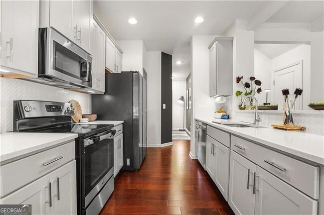 Building Photo - 580 Morrow Ln