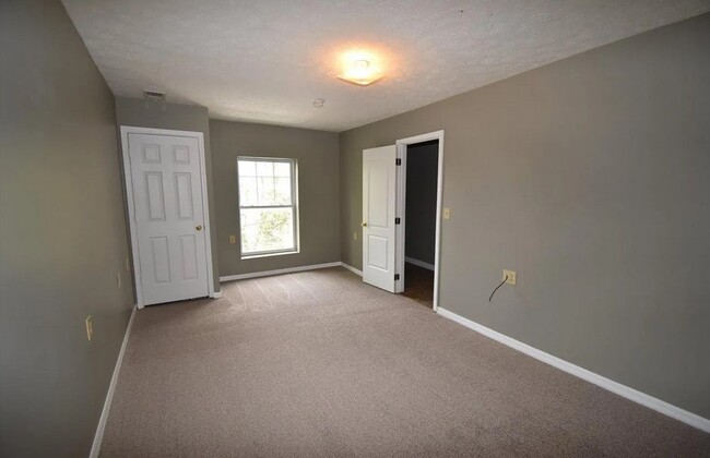 Building Photo - 516 Pearl Ave