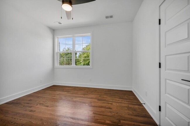 Building Photo - New Build in Old Hickory!