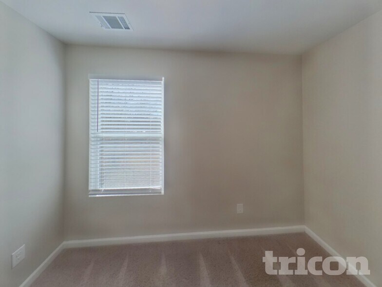 Building Photo - 412 Wallace Cir