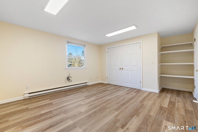 Building Photo - 85 Hicock Dr