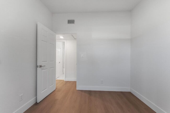 Building Photo - 5100 3rd Ave S