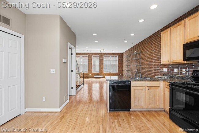 Building Photo - 420 Lewis Ct