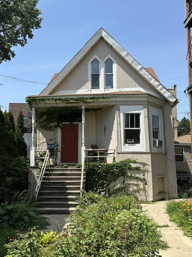 Primary Photo - 1624 N Richmond St