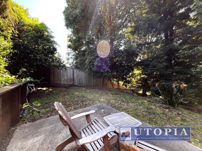 Building Photo - Beautiful, custom finished home in Aptos, ...