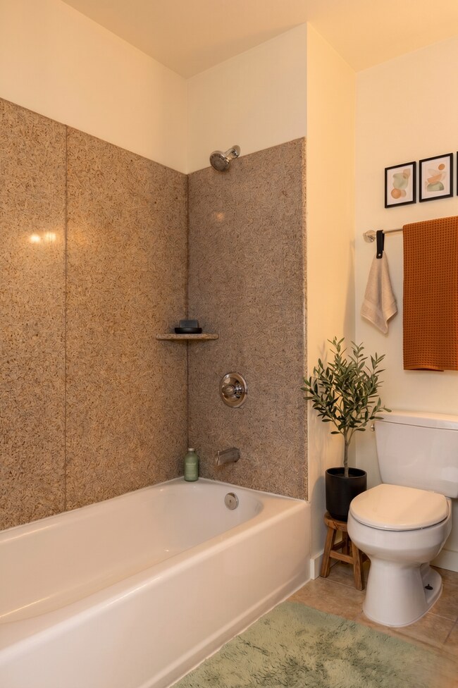 Building Photo - Sun-Filled 2BR/2BA Retreat w/ Split Layout, In-Unit W/D & Parking – Spacious 1,009 Sq Ft!