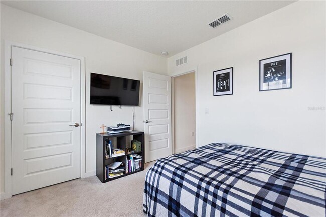 Building Photo - 421 Chayne Pl