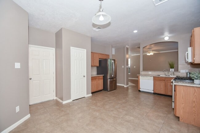 Building Photo - 16414 Pademelon Dr