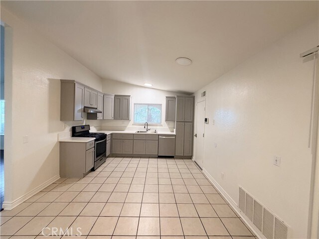 Building Photo - 9668 Hemlock St