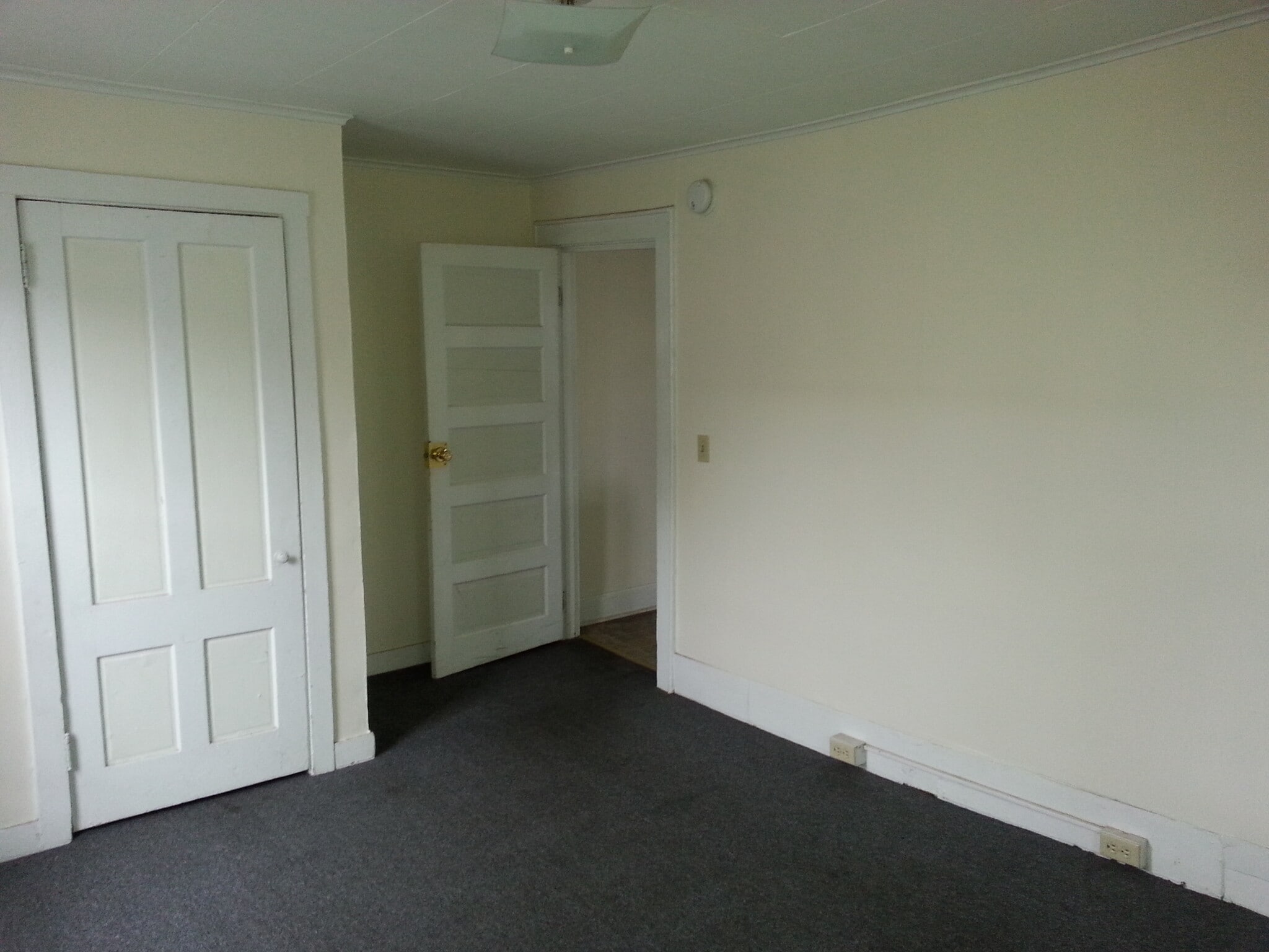 Building Photo - 188 Pine St