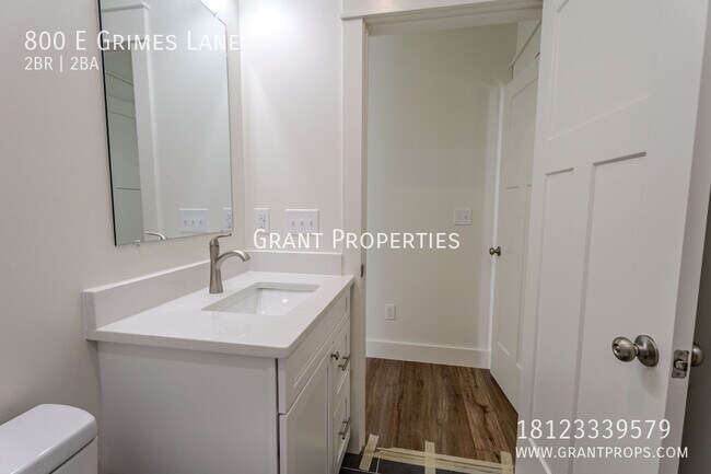 Building Photo - 800 E Grimes Ln