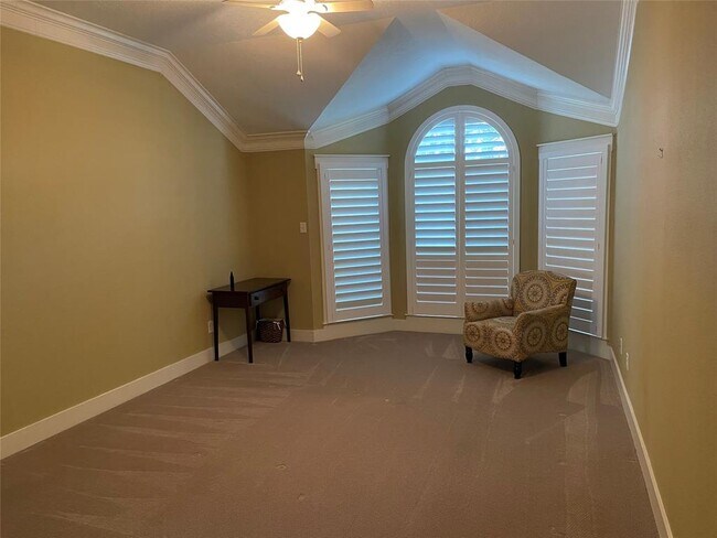 Building Photo - 2506 S Strathford Ln