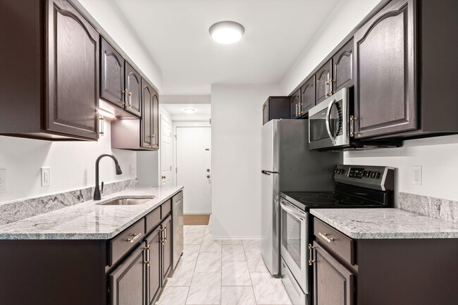 Building Photo - 3034 Forest Creek Ct