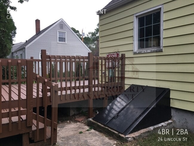 Building Photo - 24 Lincoln St