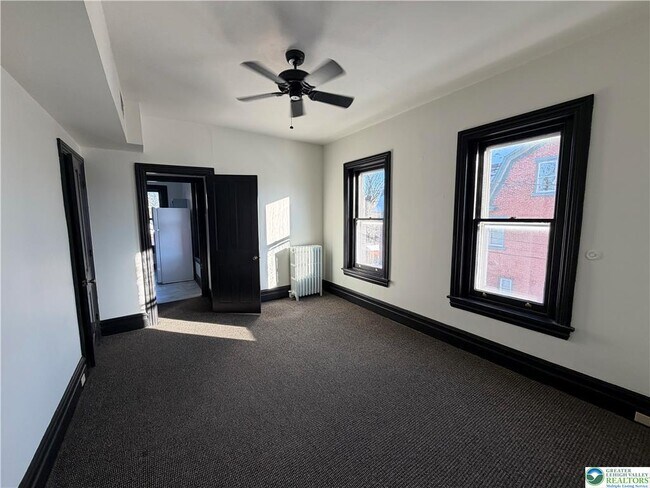 Building Photo - 146 W Broad St