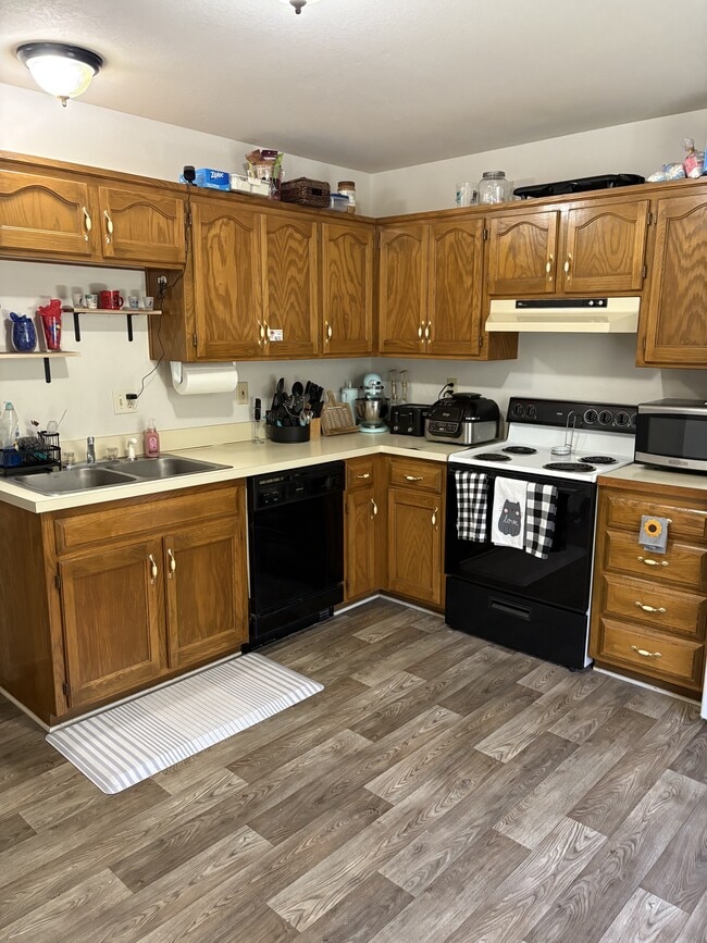 Building Photo - 602 Countryside Dr