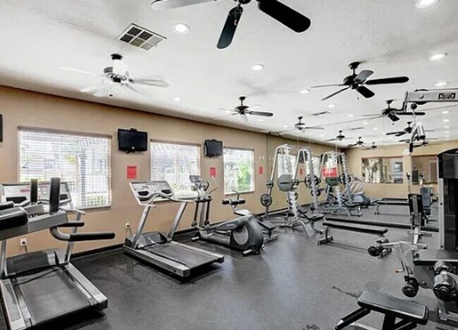 Building Photo - SOUTHWEST - SUNSET CLIFFS