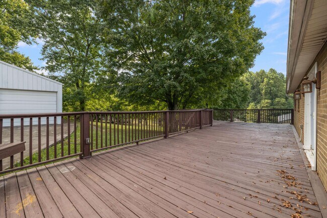 Building Photo - 274 Green Pond Rd