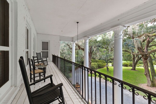 Building Photo - Gorgeous Furnished Estate on the Ashley River